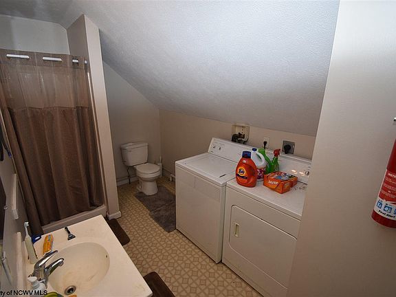 5th image of 326 & 330 Beverly Ave