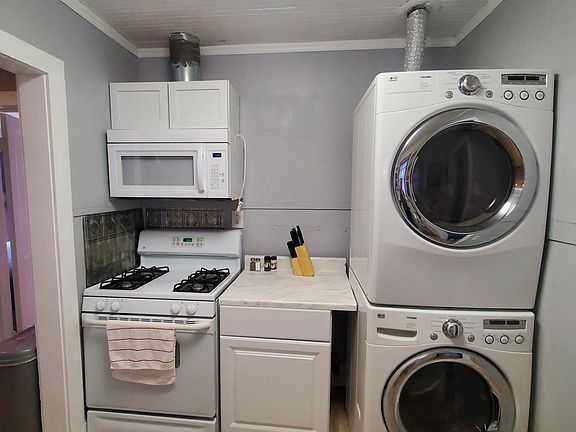 4th image of 526 Monticello Ct Unit 1