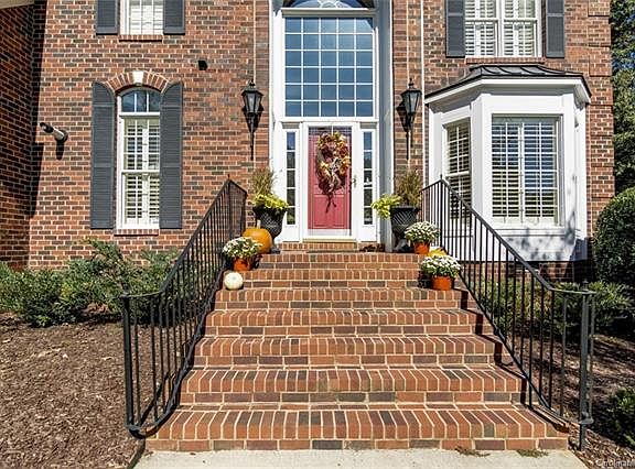 3rd image of 9708 Saint Barts Ln