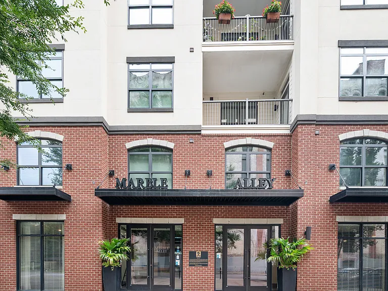 Marble Alley Lofts — Photo 28