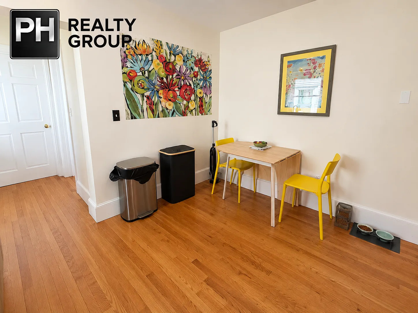 3 bed, 1200 sqft, $2,900 — Photo 3