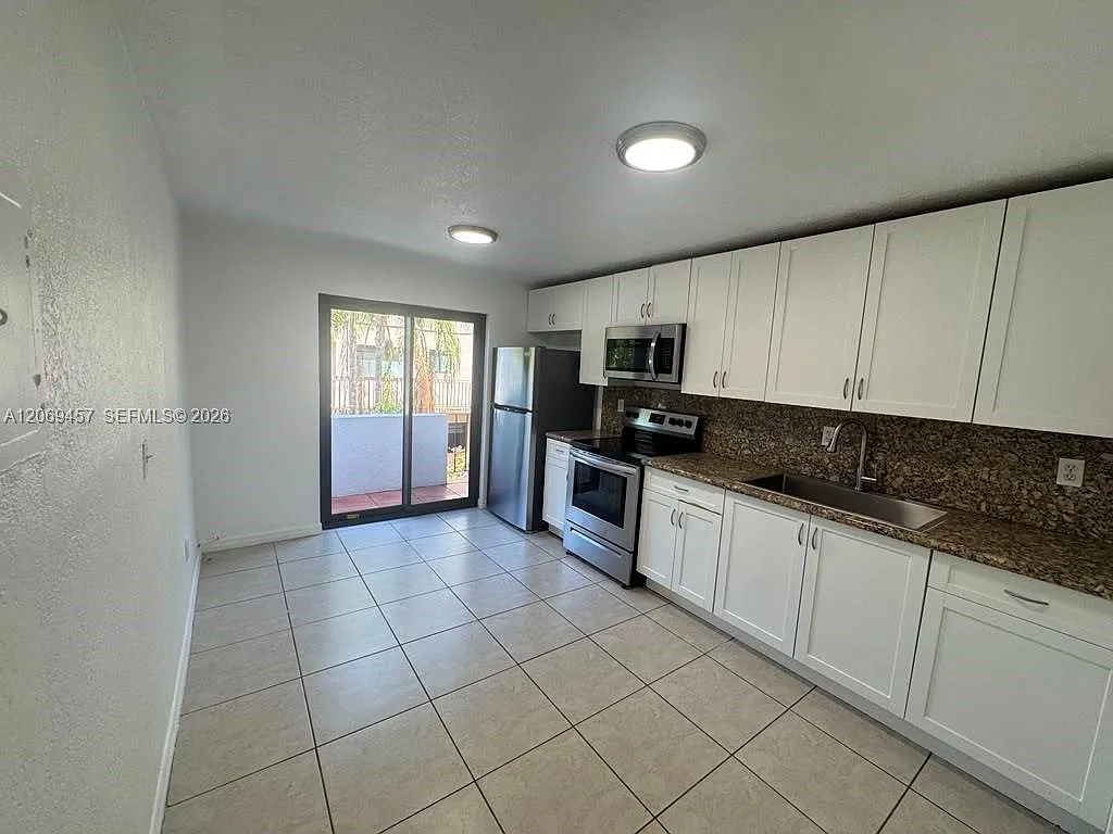 The Roads Condo Apts — Photo 2