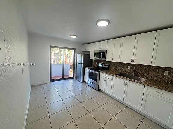 2nd image of 3011 SW 1st Ave APT 10