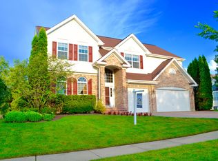 1381 S Parkside Dr, Palatine, IL 60067