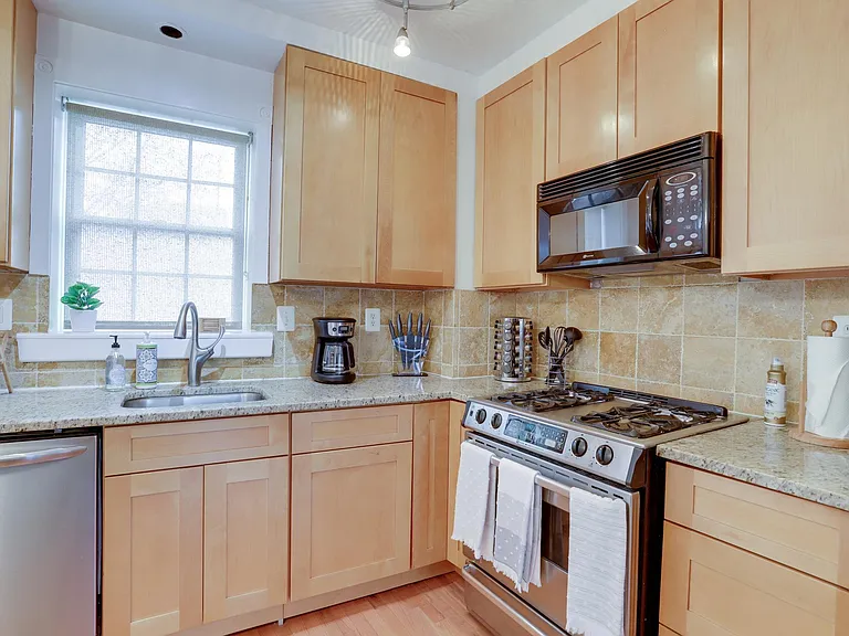 1702 Florida Ave NW — Photo 9