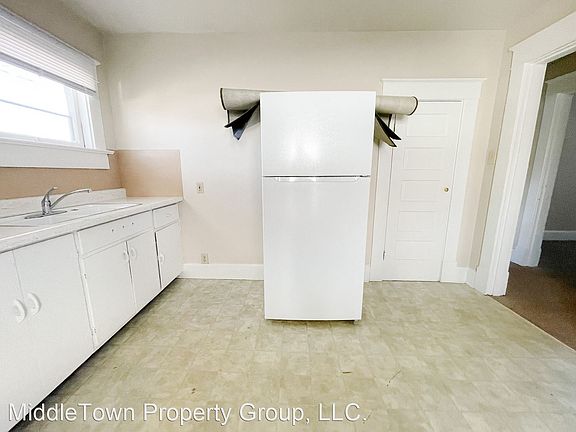 4th image of 940 S 15th St #10741174