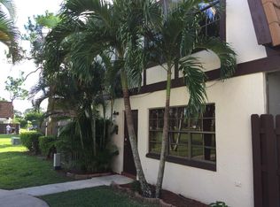 110 Weybridge Cir APT B, Royal Palm Beach, FL 33411