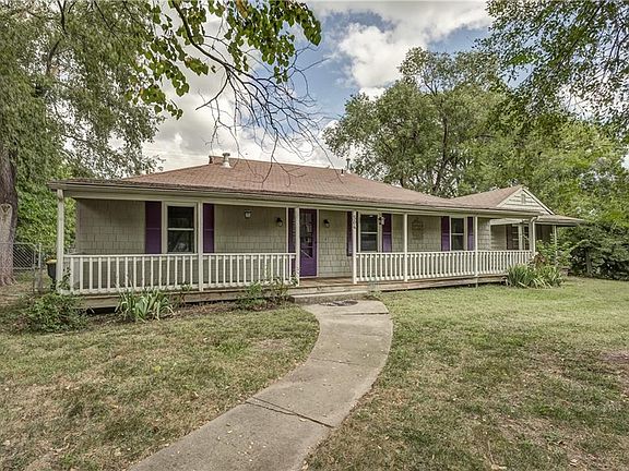 2nd image of 504 E 131st Ct