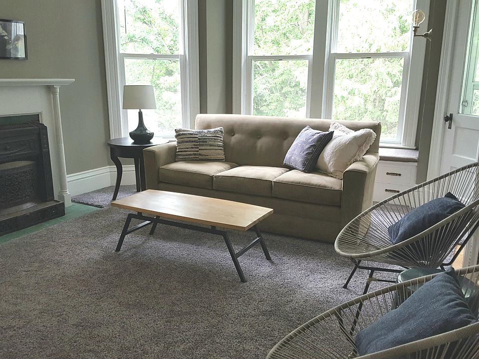 1st image of 909 Franklin St APT 2