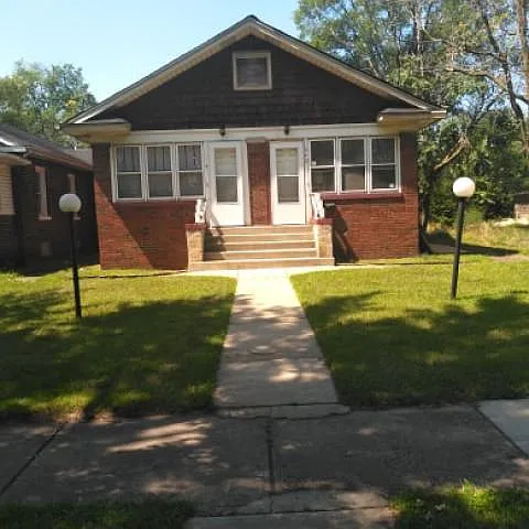 344 Grant St — Photo 1