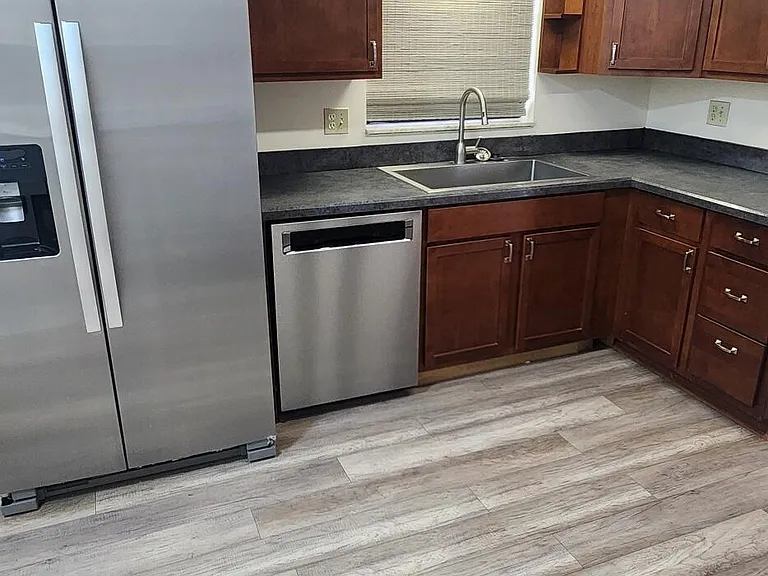 570 Capri Rd — Photo 6