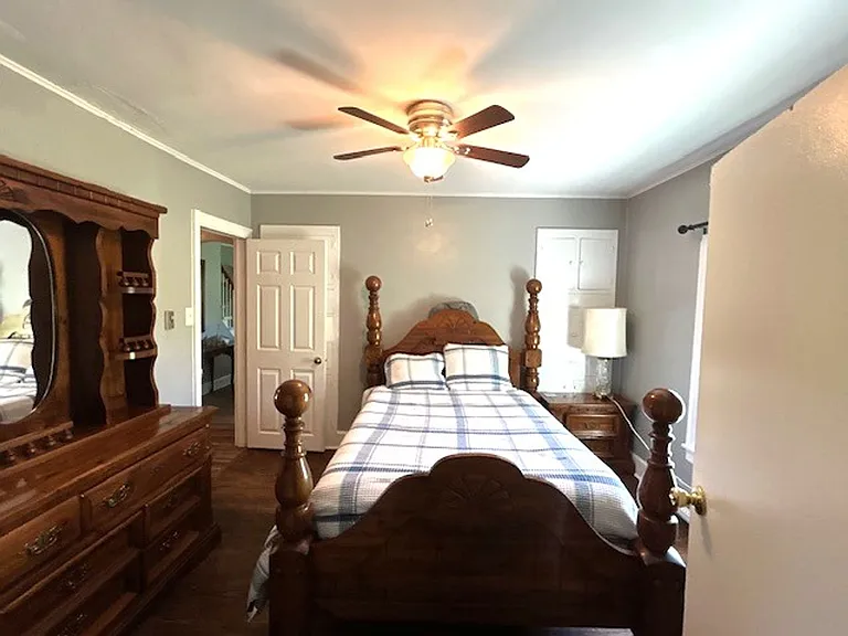 6401 Old Richmond Rd — Photo 17