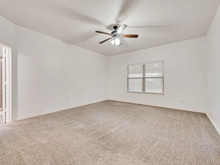 1816 Castle Creek Dr — Photo 15