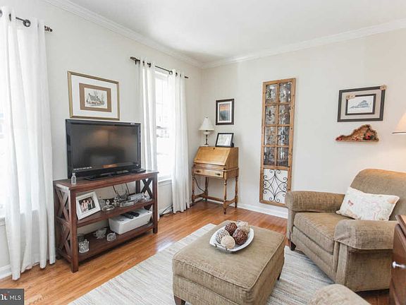 4th image of 9524 Charlesfield Dr