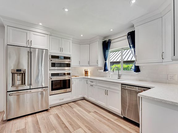 5th image of 1920 Parkside Circle S