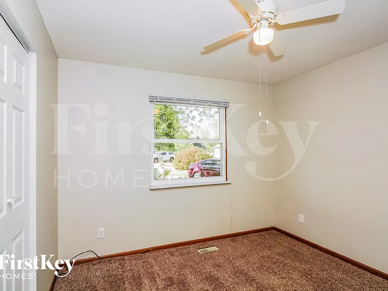 8631 Pleasant Creek Ct — Photo 13
