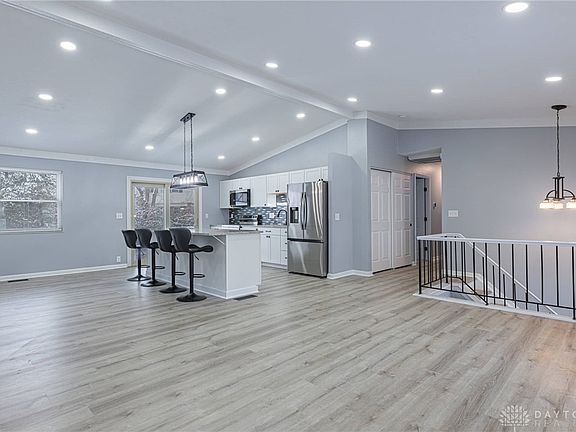 3rd image of 740 Genenbill Dr