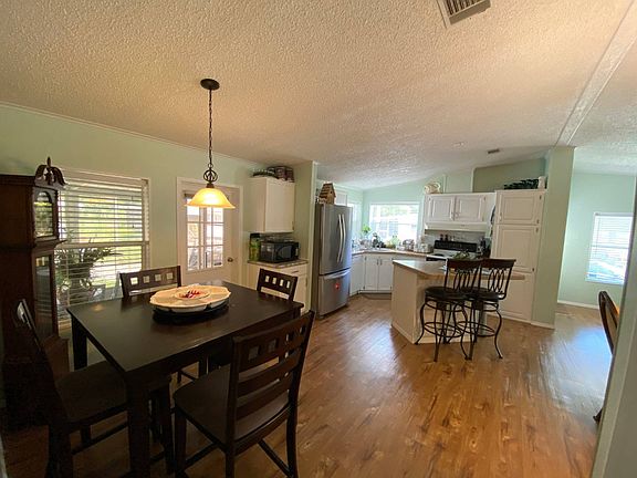 5th image of 3722 Voorne St #201