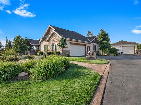 3rd image of 4445 Palomino Dr