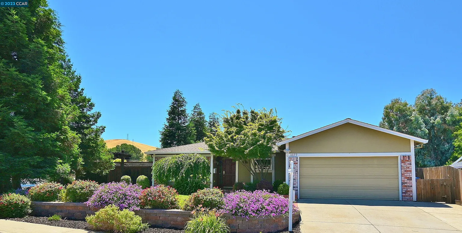 1077 Jensen Dr photo 1