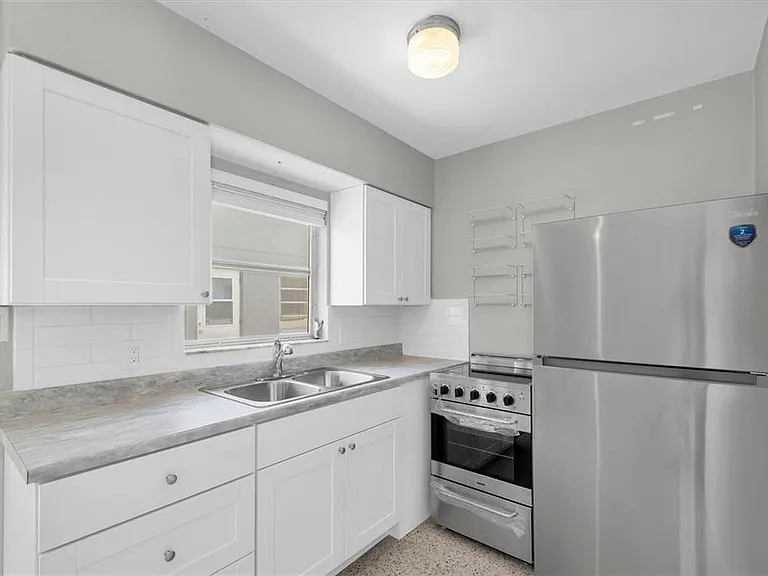 11095 2nd St E #B — Photo 11