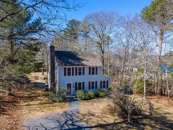 4 Lakeview Drive, Sandwich, MA 02563