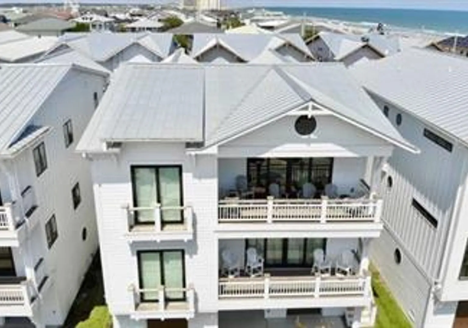 Stunning Wrightsville Beach 3-Bedroom, 3-Bath Condo with Garage and Elevator, Steps from Johnny M... — Photo 2