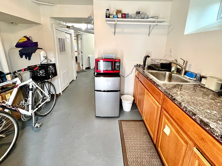 21 Sunset St #1A — Photo 17