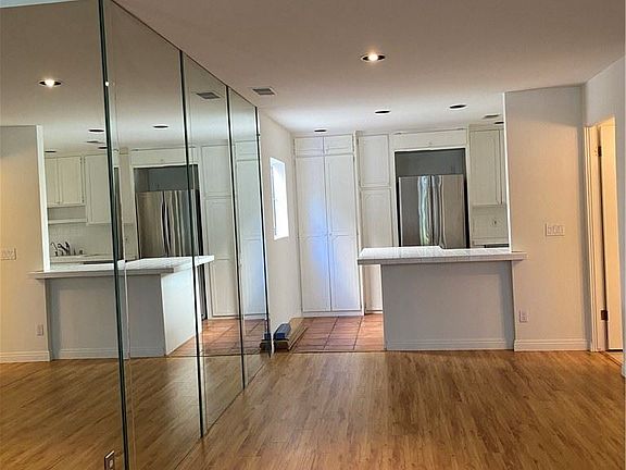 3rd image of 4220 Colfax Ave APT 111