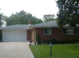 1423 E Emmerson Ln, Mount Prospect, IL