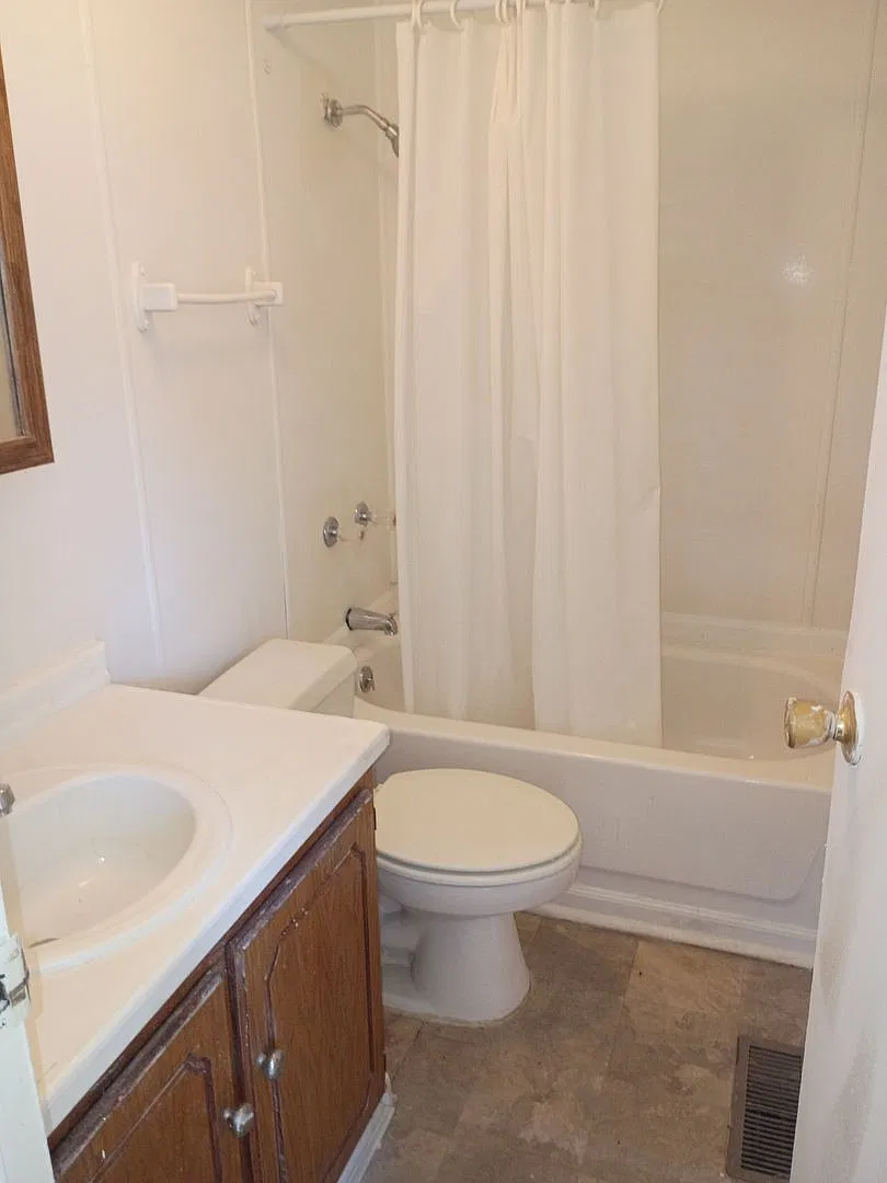 2 Bedroom 2 Full Bathroom Mobile Home Community — Photo 4