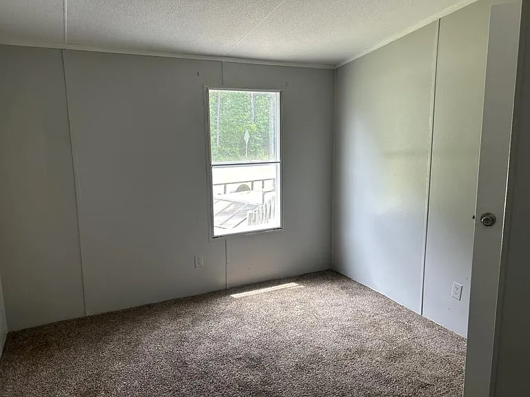 492 E Smallwood Rd — Photo 9