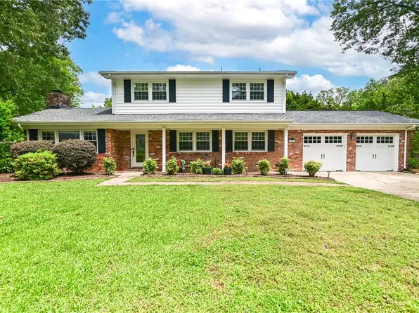 3208 Blue Ridge Ct, Virginia Beach, VA 23452