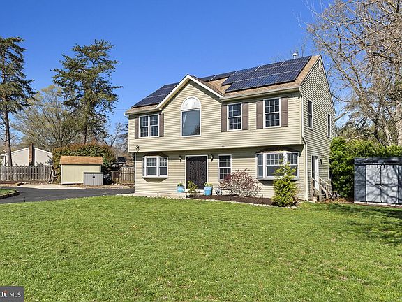 2nd image of 329 Maple Rd