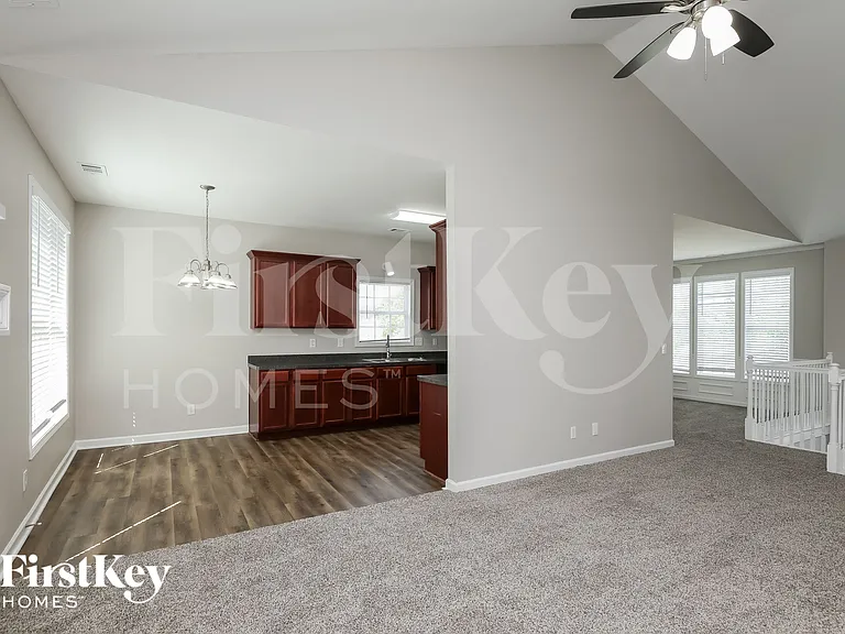 731 Mallard Dr — Photo 5