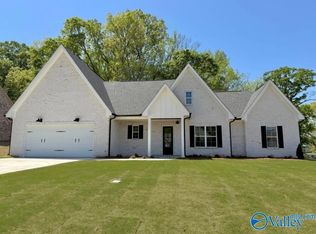 90 Tumbleweed Dr, Guntersville, AL 35976