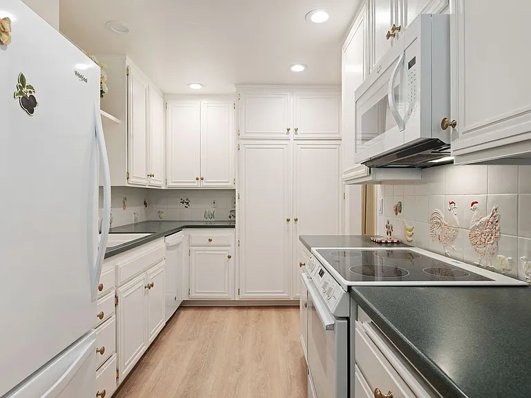 1024 Fairway Rd — Photo 9