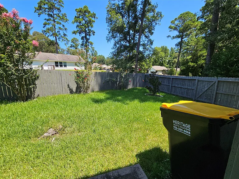 10761 Royal Terrell Dr — Photo 32