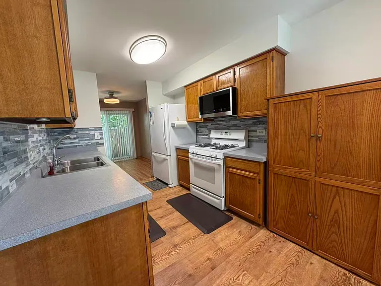 2179 N Queensburg Ln — Photo 6