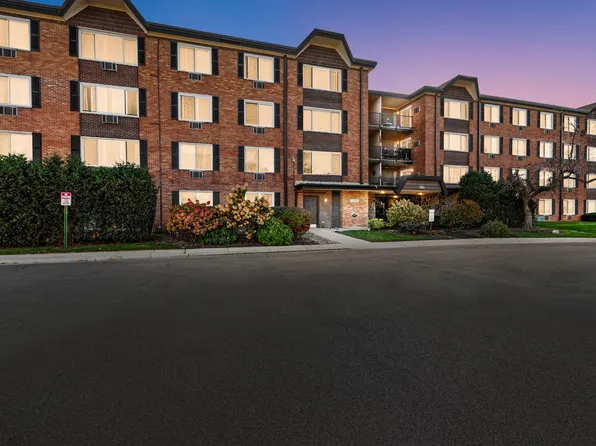 1216 S New Wilke Rd APT 108, Arlington Heights, IL 60005