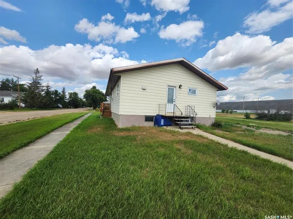 117 Railway AVENUE, Prelate, SK S0N 2B0