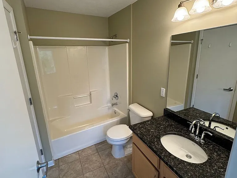 10335 Detroit Ave — Photo 13