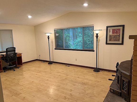 livingroom entry