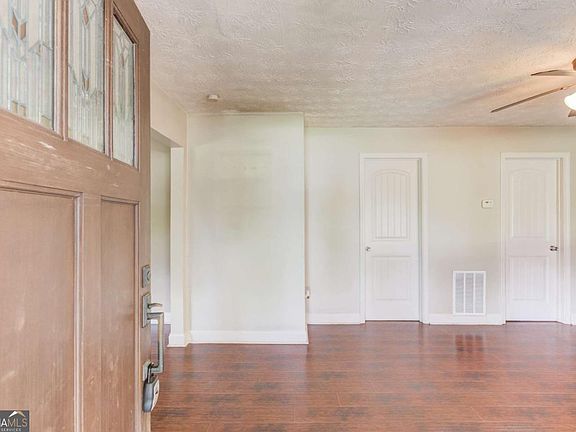 5th image of 5328 Pine Forest Rd