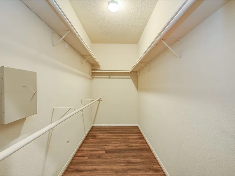 18422 Auburn Woods Dr — Photo 27