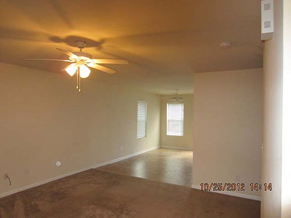 34356_Living_03232013