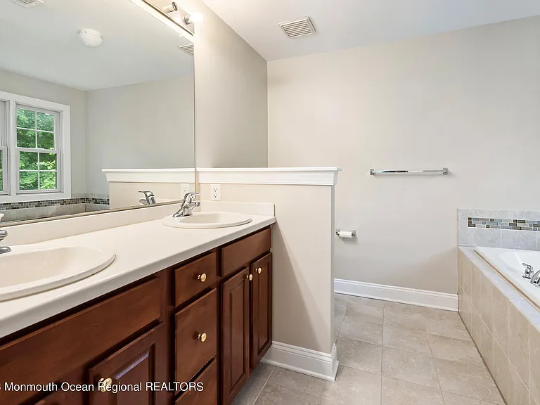 25 Indigo Dr — Photo 9