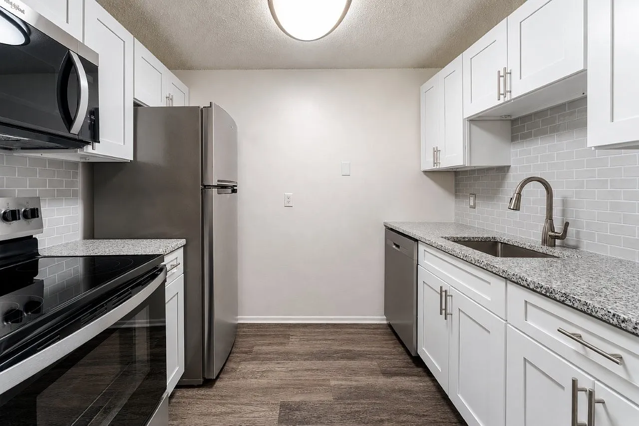 Creek Hill Apartment Homes — Photo 4