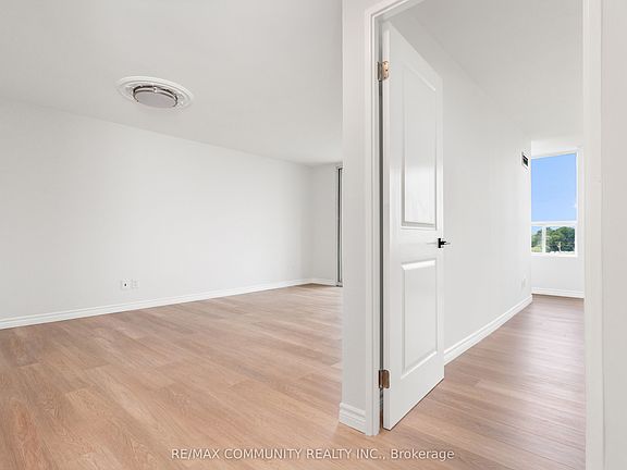 5th image of 330 McCowan Rd #501