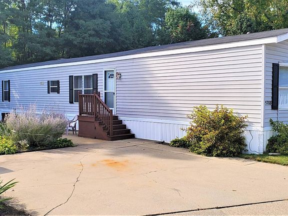 2nd image of 5788 Arbutus St #15